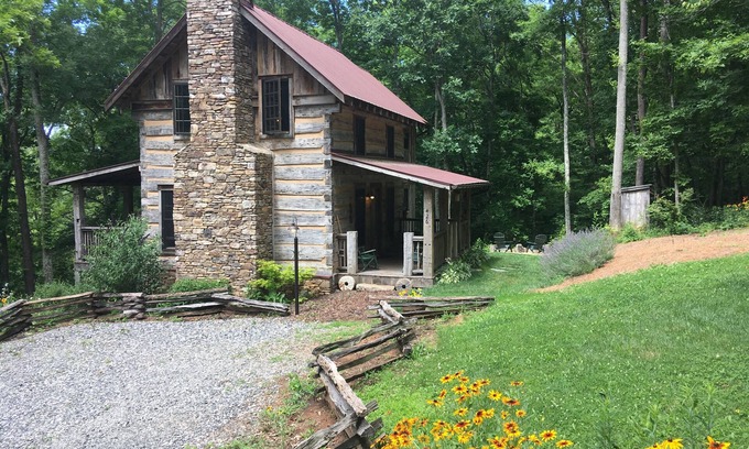 Weaverville Cabine | Eli Reeves Cabin à Hobbyknob Farm - Cabane en rondins authentiquement restaurée de 1820