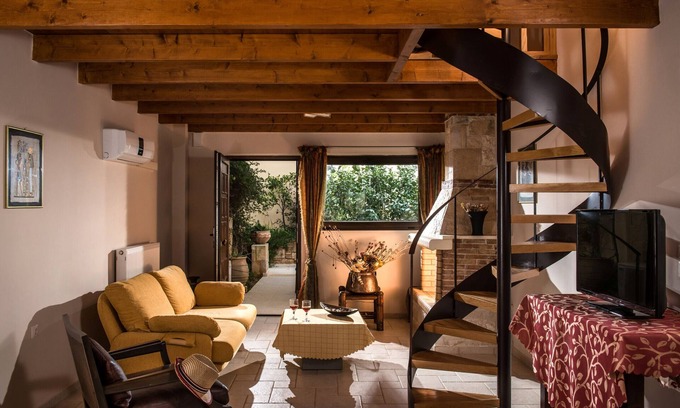 Palaiokastro Chalet De Ski | Elia 2,cozy two-level maisonette,close to Heraklion