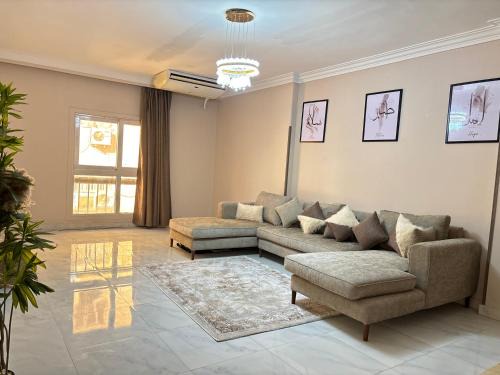 Al Duqqi Appartement | Elite Apartments in Mohandseen - Families only