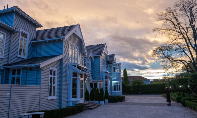 Christchurch City Centre Cabine | Eliza's Manor