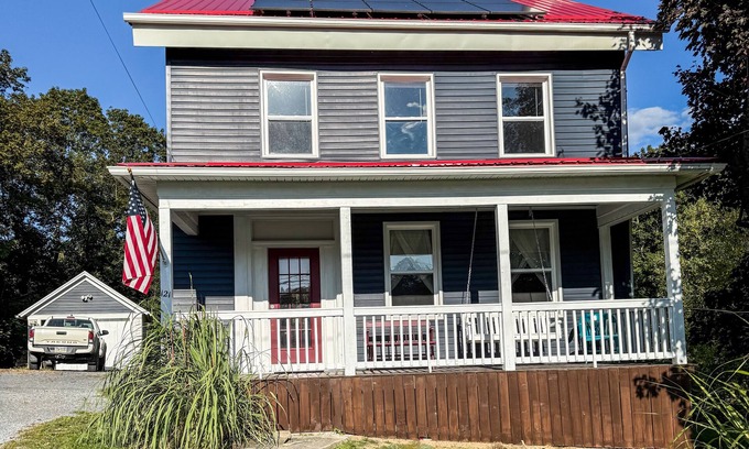 Millheim Autre | Elk Creek Farmhouse near Penn State!