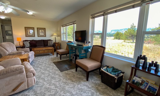 Choteau Maison | Suite Elk à la retraite Rocky Mountain Front: confortable par le désert