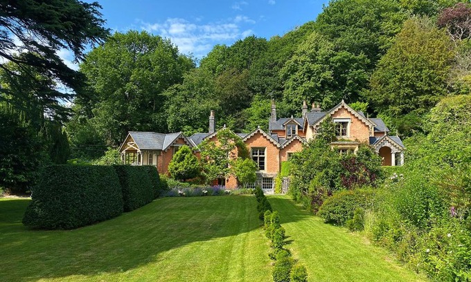 Low Newton Maison | Eller How House - Private Regency Property & Lake