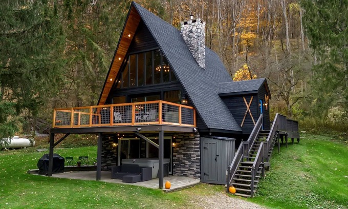Little Valley Chalet De Ski | Ellicottville Newly Remodeled A-Frame 4.7 Miles From the Village with a hot tub!
