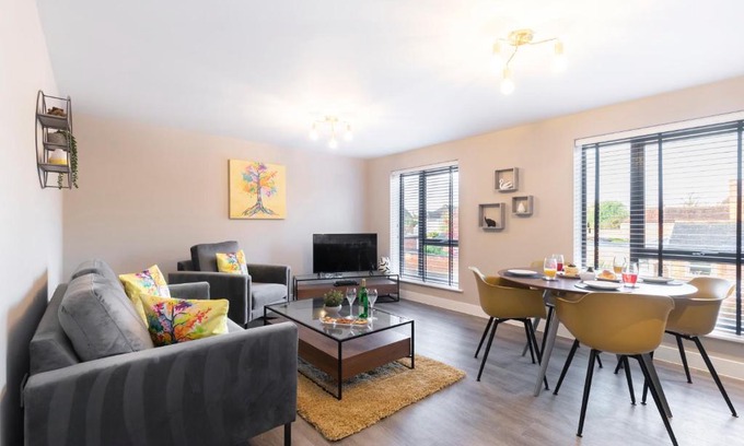 Gloucester Appartement | Elliot Oliver - Luxurious Two Bedroom Apartment With Parking