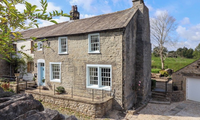Airton Maison | ELLIS HOUSE, family friendly, character holiday cottage in Airton