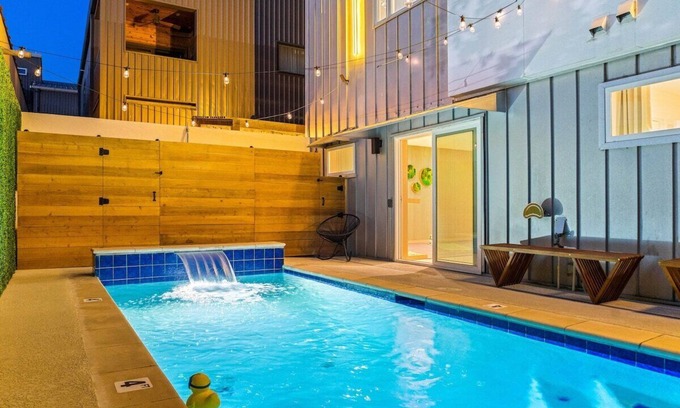 Old East Dallas Maison | Ellum House · Modern Oasis in Deep Ellum–Spacious Home Sleeps 14