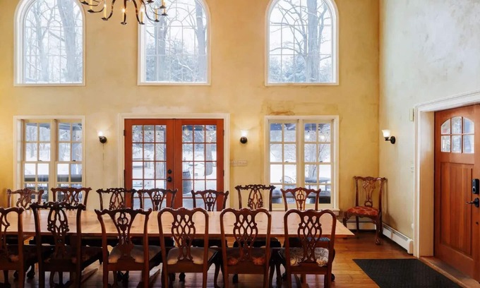 Stone Ridge Hôtel | Elmrock Inn