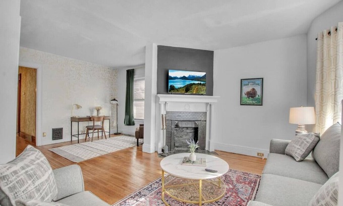 North Buffalo Appartement | Elmwood Village Victorian Delight for All!