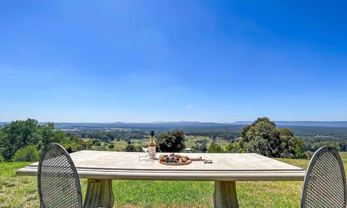 Mount View Cottage | Blaxland's Cottage - Uniquely perfect, historic cottage! - Historic 2 bedroom cottage on vineyard