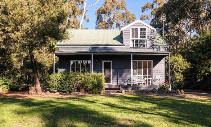 Drummond Cabine | Elsie Cottage Summary