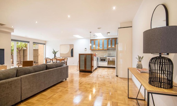 Elwood Maison | Elwood Sanctuary
