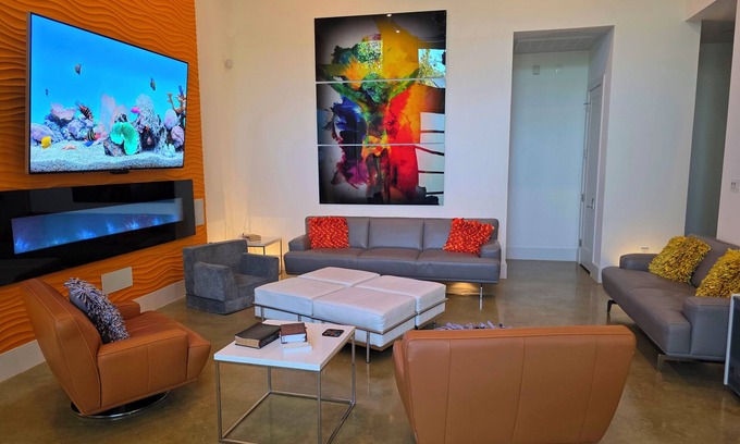 Wetmore Maison | Elysian Haven - Modern Urban Oasis in a Peaceful Neighborhood