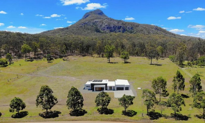 Moogerah Maison | Elysium Fields Moogerah