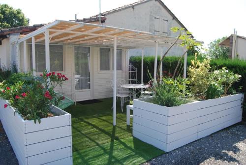 Montjean Appartement | Ema Cottage