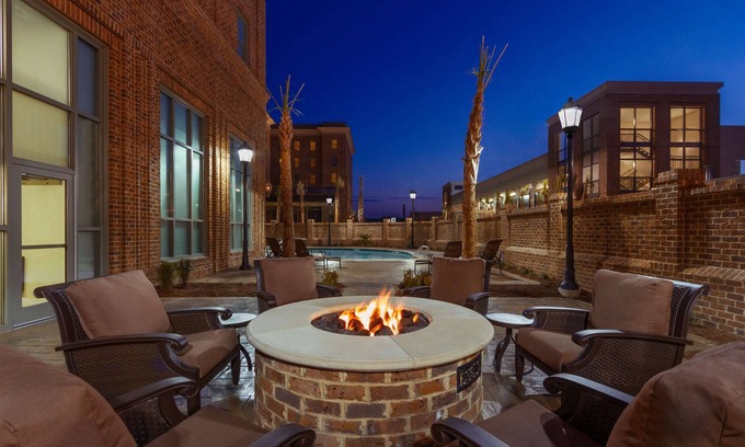 Yamacraw Village Hôtel | Embassy Suites by Hilton Savannah Historic District