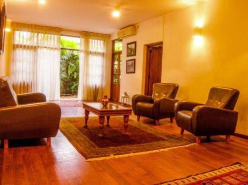 Kurunduwatta Appartement | Embassy Suites