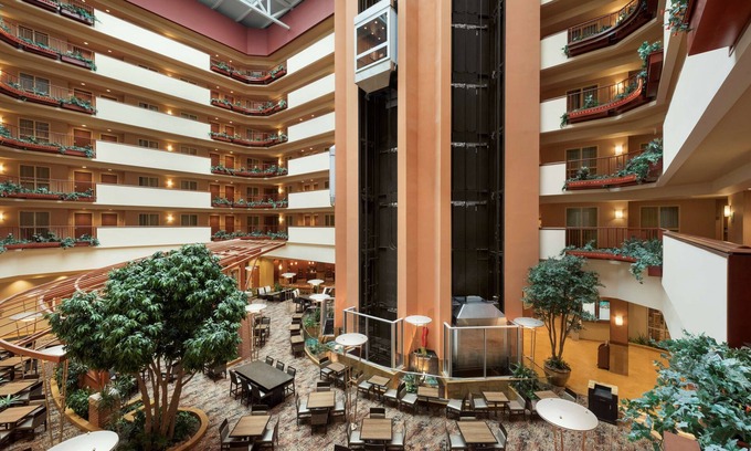 La Vista Hôtel | Embassy Suites Omaha-La Vista/Hotel & Conference Center