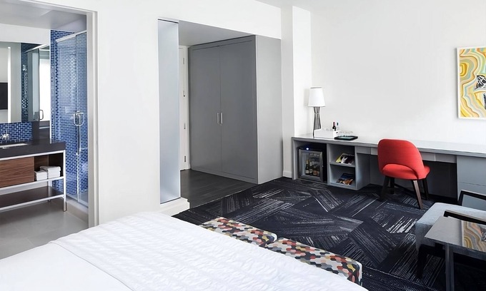 Downtown Minneapolis Hôtel | Embrace the Sugar Rush Experience! Near American Swedish Institute, Pet-friendly