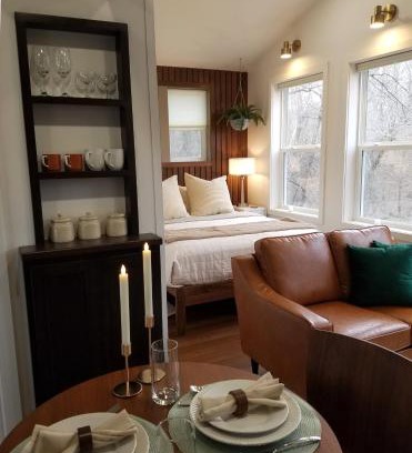 Elroy Maison | Emerald Little Lodge