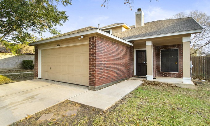 Austin Maison | Emerald Oasis|3BR|2.5BA| Free parking up to 4 cars
