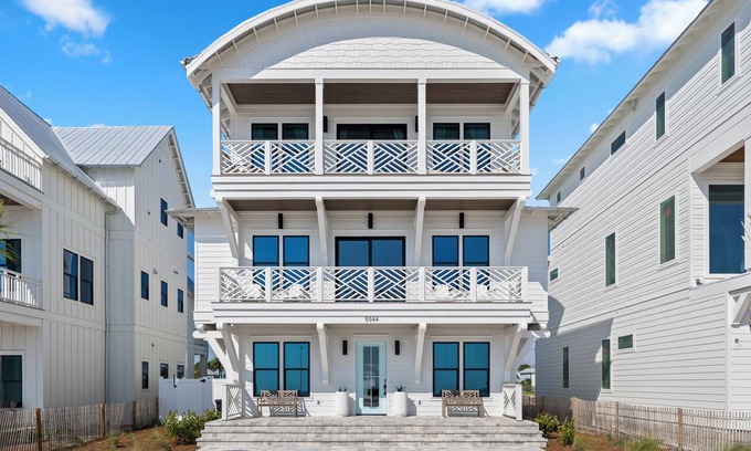 Biltmore Beach Maison | Emerald Retreat | 6 Bedroom | 6.5 Bath | Private Pool | Steps to Beach | Hadley's Beach, PCB