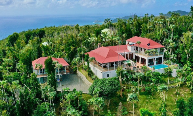 St. John Villa | Eminence haut ... Captive les sens, Transends The Soul