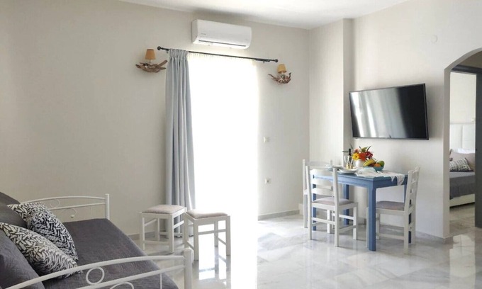 Platanes Appartement | Emorfia's Apartments No 2 - 300m to the beach