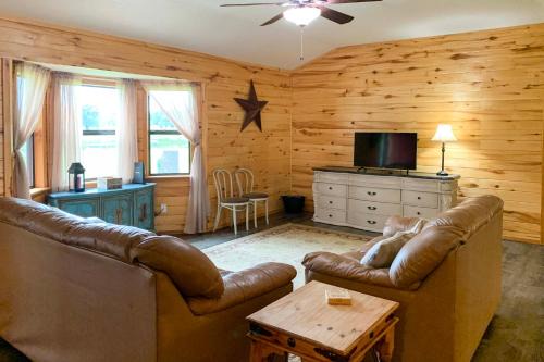 Emory Maison | Emory Escape with Pond Access Less Than 13 Mi to Lake!