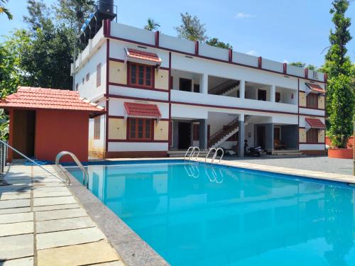 Sulthan Bathery Appartement | Empire Life Pool Villa
