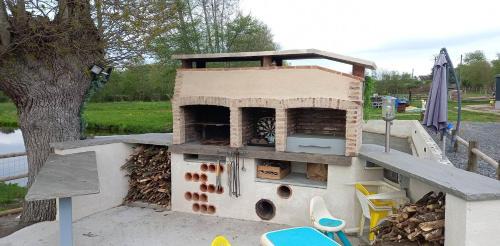 Beaufay Autre | Emplacement tente proche d'une mare .
