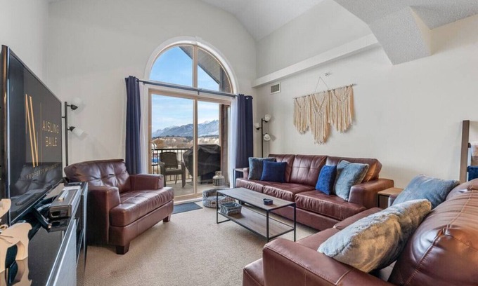 East Kootenay Appartement | En Pointe | Top Floor | Pool | Hot Tub | Gym