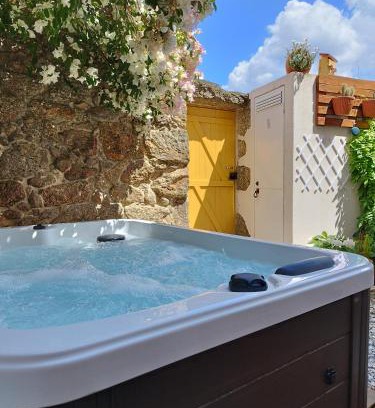 Castelo Branco Maison | Encanto Casa com Spa Jacuzzi Open Space