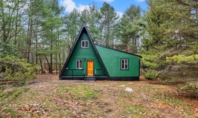 Pocono Summit Cabine | Enchanted A-Frame Cabin | Hot Tub | Firepit
