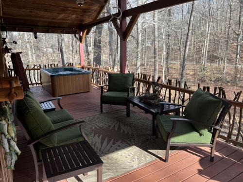 Newport Maison | Enchanted Cottage - 1 Bedrooms, 1 Baths, Sleeps 2 cabin
