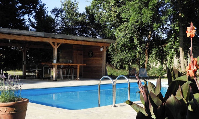 Razac-d'Eymet Maison | Enchanting 200 year old 2-bedroom gîte with pool, 7 minutes drive to Eymet