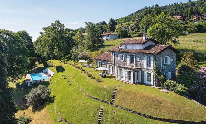Stresa Villa | Villa ensoleillée avec piscine et vue exceptionnelle! Villa Poggio al Lago