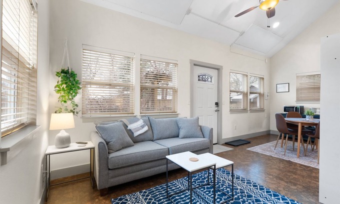 Capitol Hill Maison | Enchanting Grapevine Alley