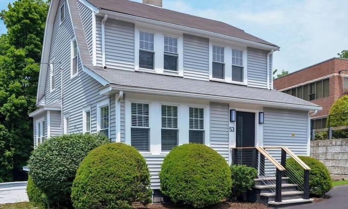 Stoneham Maison | Enchanting Hidden Door Escape
