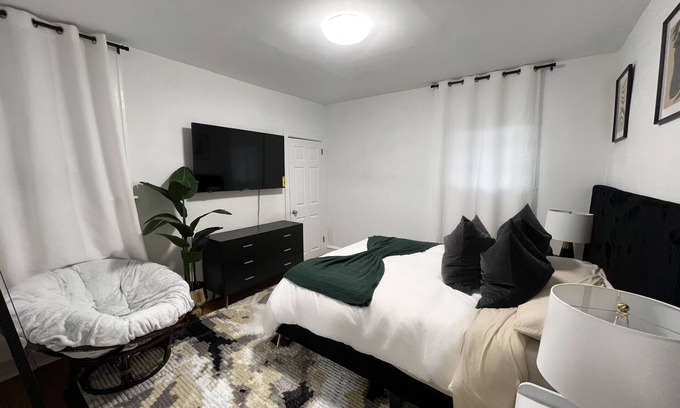 Wynnefield Maison | Enchanting Oasis in Philadelphia: Cozy 1BR Haven: Relax & Enjoy!