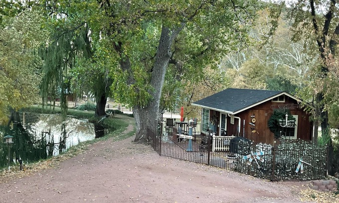 Payson Cottage | Cottage on the pond. Hot tub. Fall Special. Come watch the leaves change