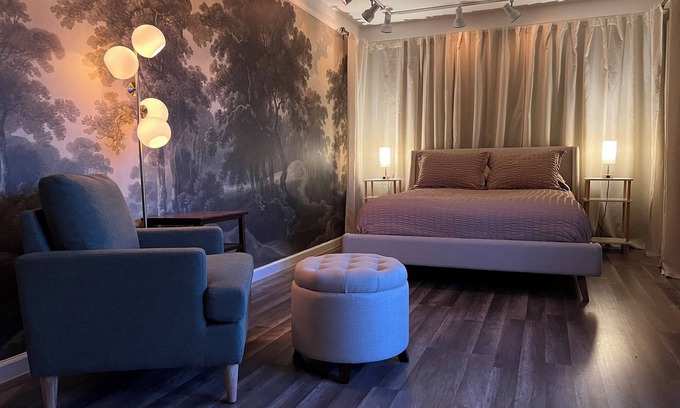 Hamtramck Appartement | Enchanting Stay above a Craft Cocktail Bar