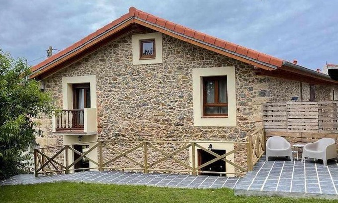 Alfoz de Lloredo Chalet De Ski | Encuentra el norte en la "Casa del buen camino"