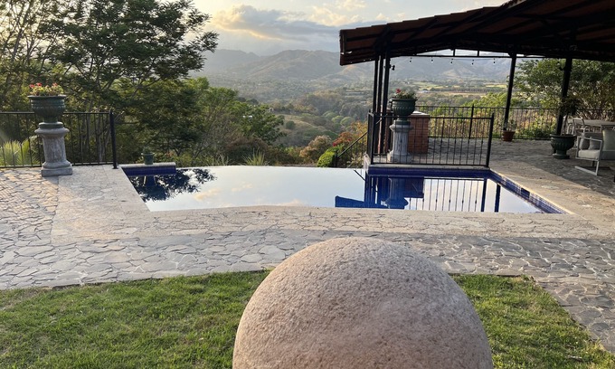 Atenas Villa | Endless charm in the heart of the Central Valley