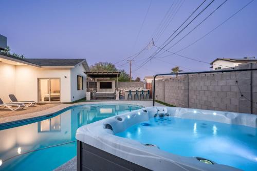 Scottsdale Estates Ten Maison | Endless entertainment and 1.5 miles from Old Town stay at Sunbaked Terrace