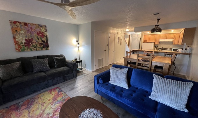 Fairfield Bay Copropriété | Endless Fun: Pools, Golf Courses, Bowling, Mini Golf, 100+ Miles of Trails!