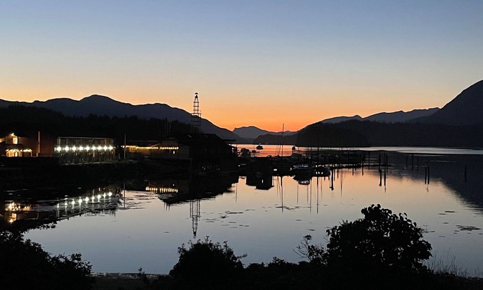 Sechelt Appartement | Endless views at Inlet Retreat! Relax in a centrally located beautiful studio!