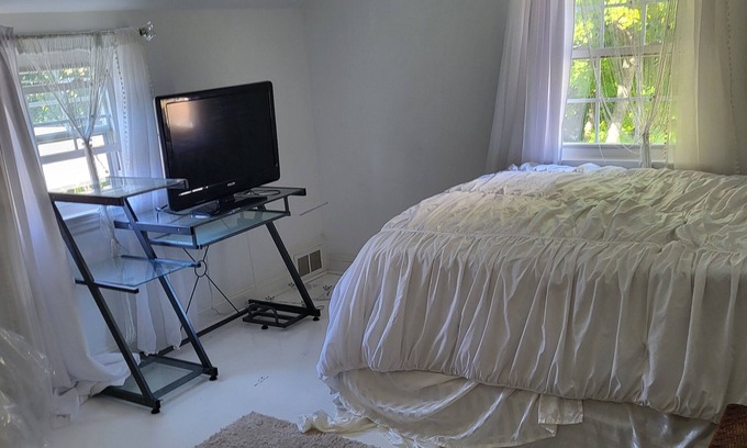 Englewood Copropriété | ENGLEWOOD CLEAN Renovated 1 bed WiFi NO SMOKERS/VAPES NO OUTDOOR SHOES