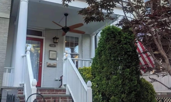 Stanton Park Appartement | English Basement one bedroom apt, 1.5 miles to White House, full kitchen