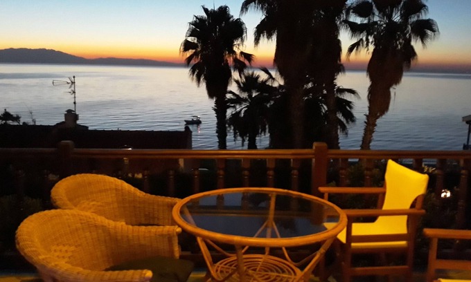 Halkidiki Maison | Engrossed in the breathtaking sunset